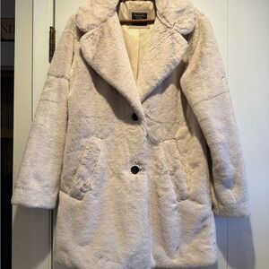 Abercrombie & Fitch Woman’s Cream Faux Fur Teddy Jacket